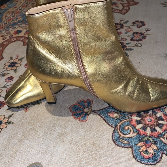 Coup d’etat Gold Patent Pointy Toe Heeled Boots Ladies 7 - - Picture 2 of 5